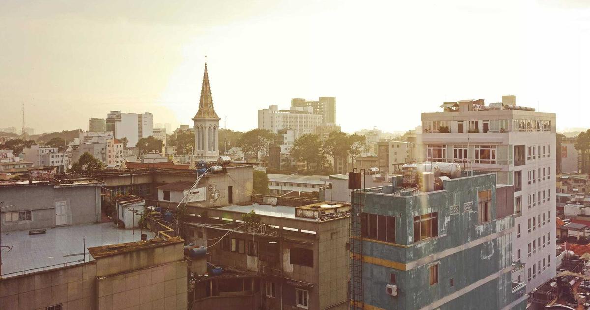 Romantic couple enjoying a creative date night together